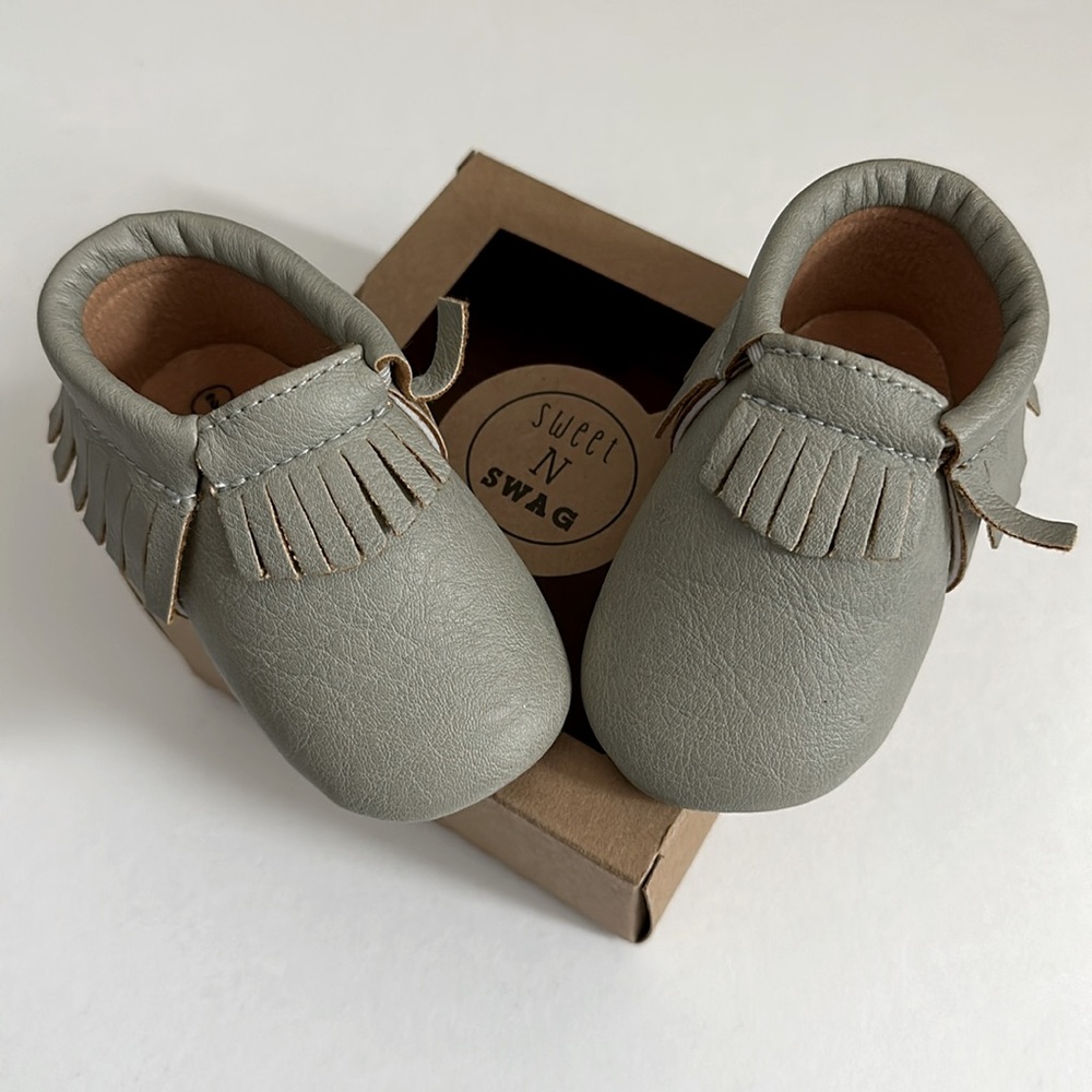 NIB Sweet n Swag moccs